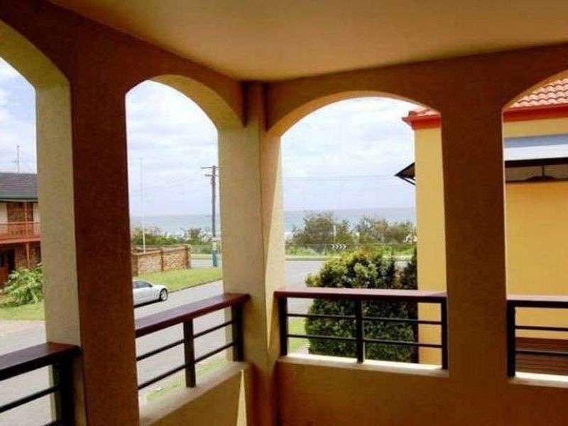 4/2-4 Gibson Street, Bilinga QLD 4225