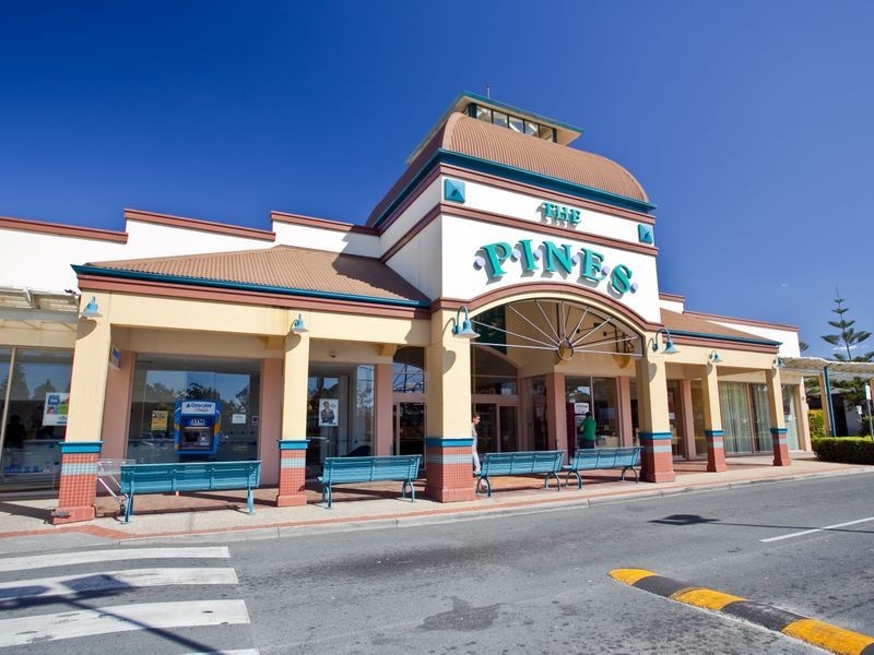 152 K P Mcgrath Drive, Elanora QLD 4221