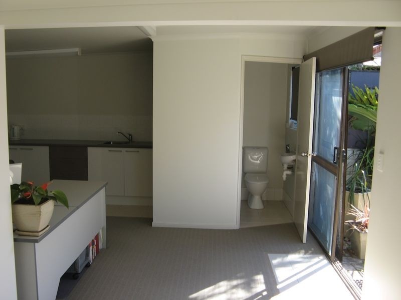 35 Mallawa Drive, Palm Beach QLD 4221