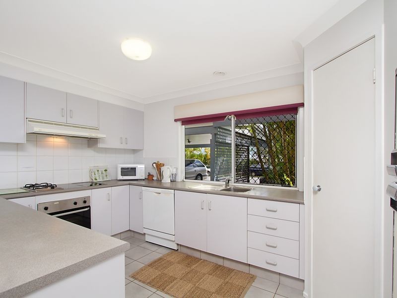 11 Kaffia Court, Elanora QLD 4221