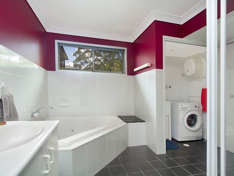 11 Kaffia Court, Elanora QLD 4221