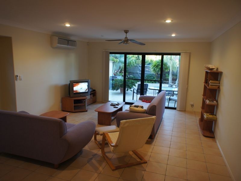 1/3 Alkira Avenue, Palm Beach QLD 4221