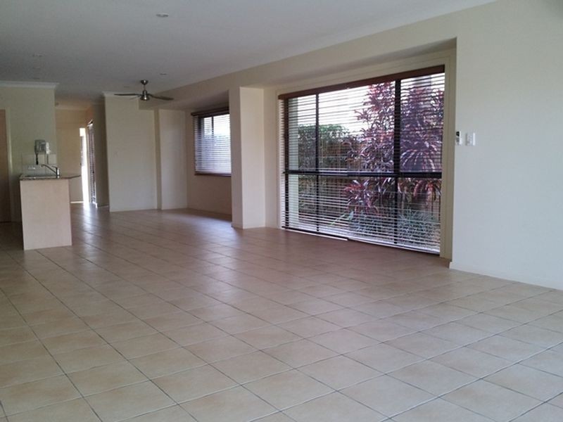 1/3 Alkira Avenue, Palm Beach QLD 4221