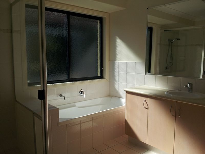 1/3 Alkira Avenue, Palm Beach QLD 4221