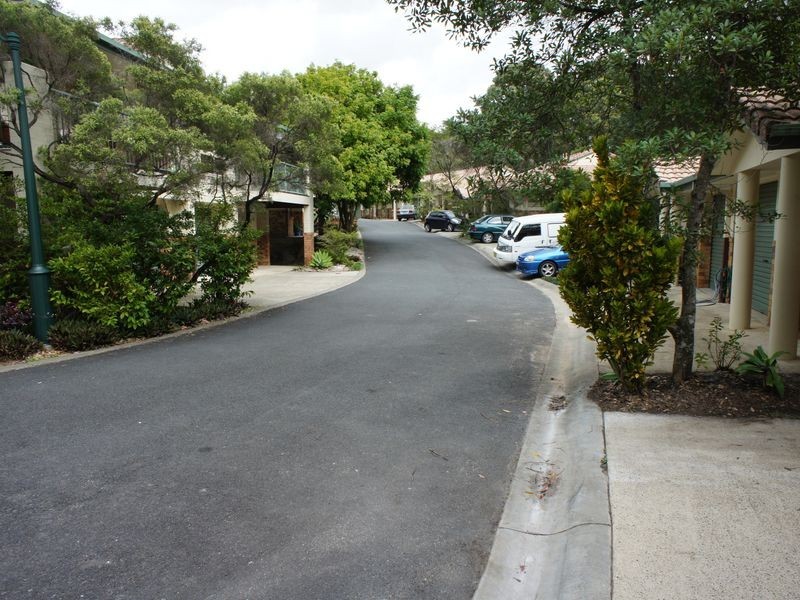 12/15 Simpsons Road, Elanora QLD 4221