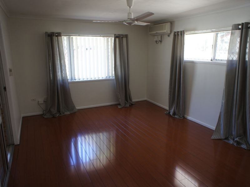 27 Twelfth Avenue, Palm Beach QLD 4221