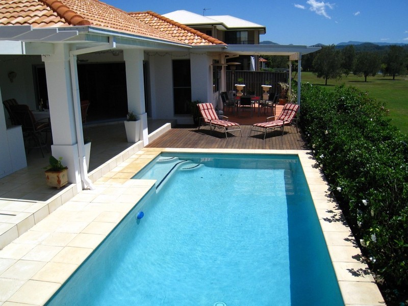 13 Tussock Court, Elanora QLD 4221