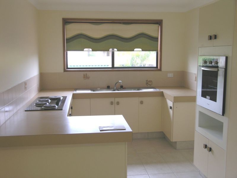 1 Currant Street, Elanora QLD 4221