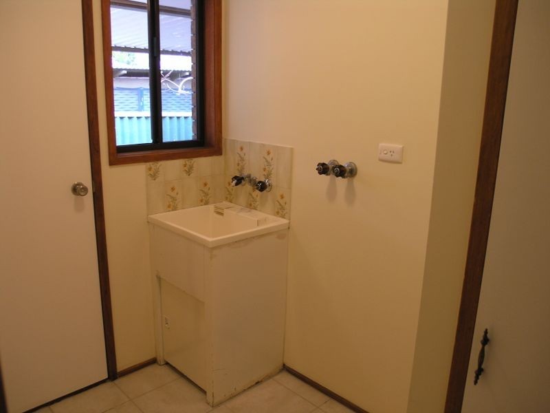 1 Currant Street, Elanora QLD 4221