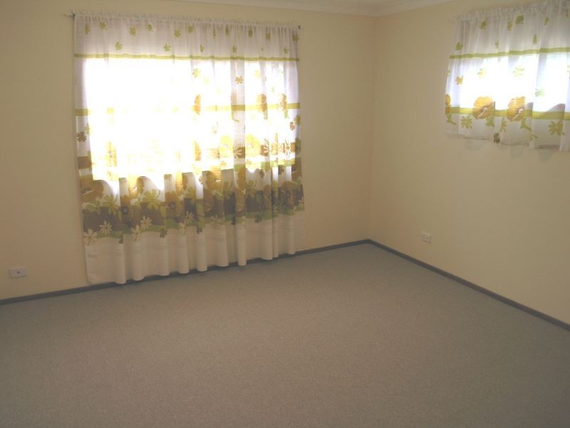 1 Currant Street, Elanora QLD 4221