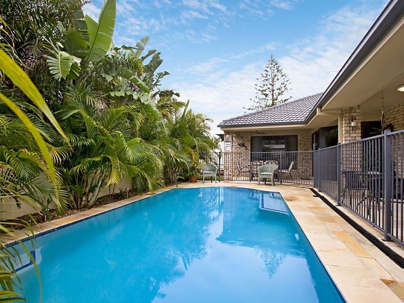 17 Denawen Street, Palm Beach QLD 4221