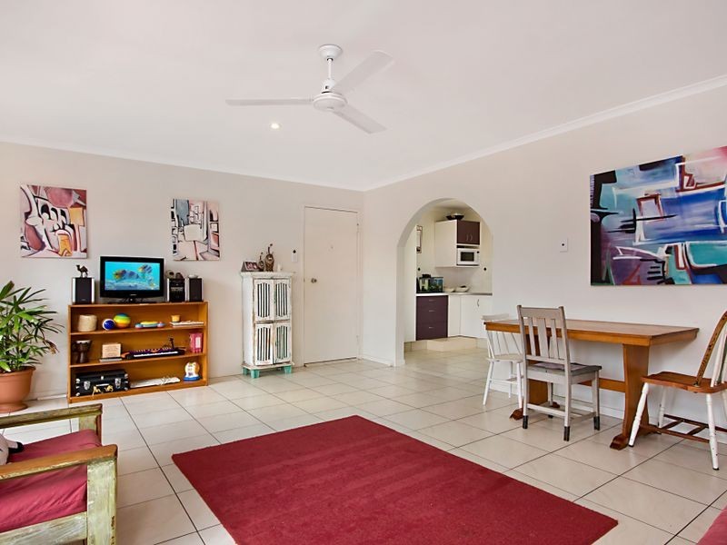 11/10 Twenty First Avenue, Palm Beach QLD 4221