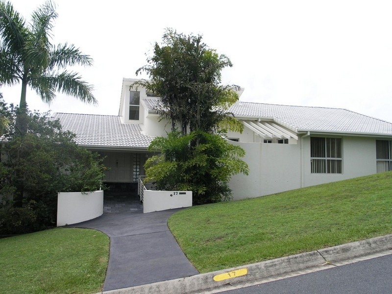 15 – 17 Buckingham Way, Elanora QLD 4221