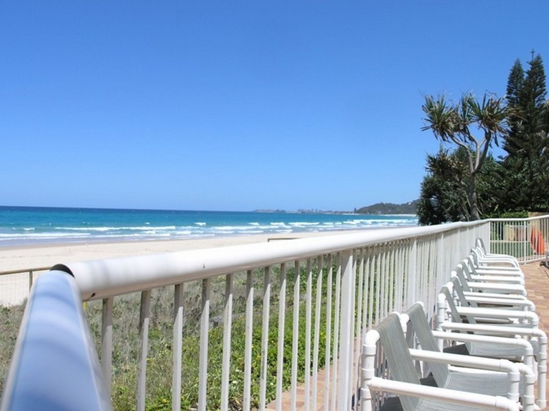 9/2 Seventeenth Avenue, Palm Beach QLD 4221