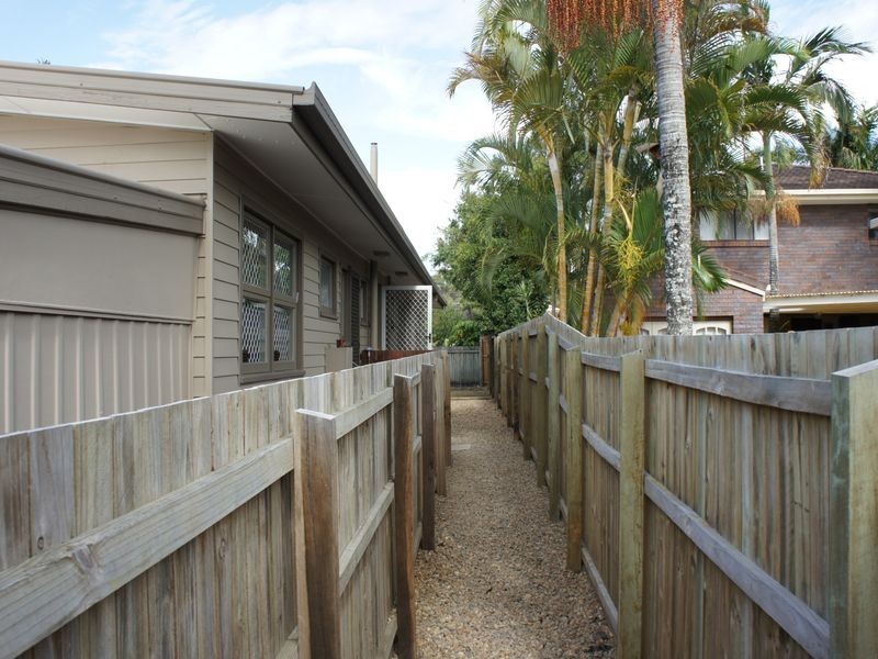 2/15 Leyte Avenue, Palm Beach QLD 4221