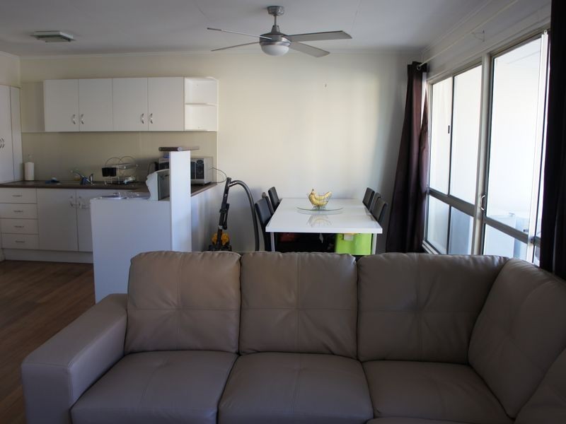 2/15 Leyte Avenue, Palm Beach QLD 4221