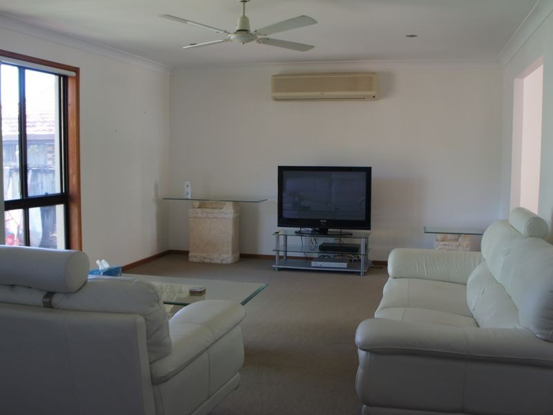 11 Dianella Court, Elanora QLD 4221