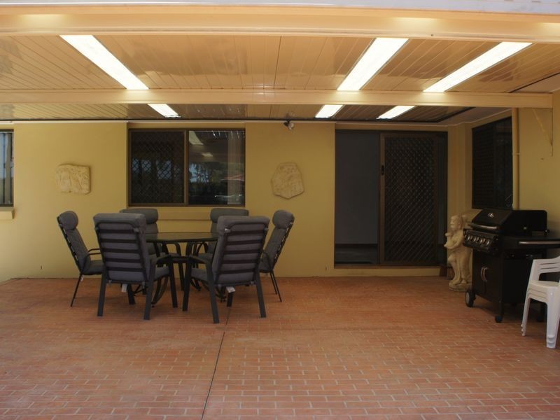 11 Dianella Court, Elanora QLD 4221