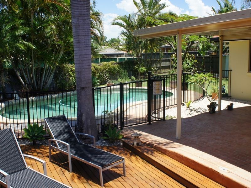 11 Dianella Court, Elanora QLD 4221