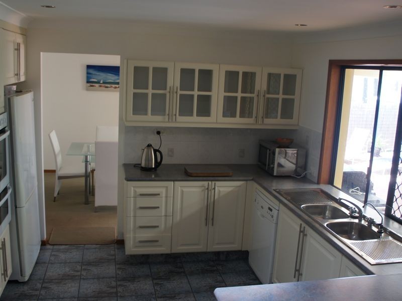 11 Dianella Court, Elanora QLD 4221