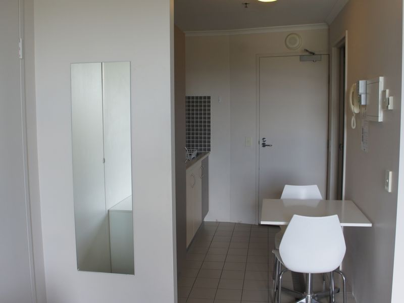 643/25 Lake Orr Drive, Robina QLD 4226