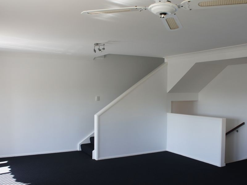 4/16 Daisy Street, Elanora QLD 4221