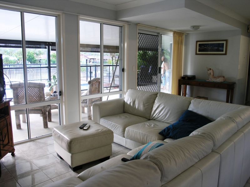 34 Bradshaw Drive, Currumbin Waters QLD 4223