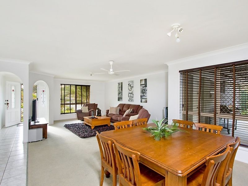 135 Bienvenue Drive, Currumbin Waters QLD 4223