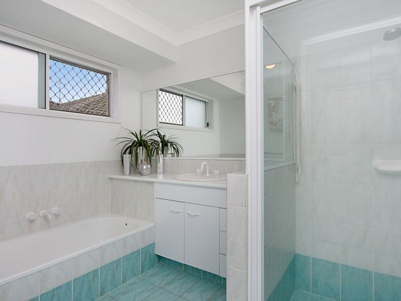 135 Bienvenue Drive, Currumbin Waters QLD 4223