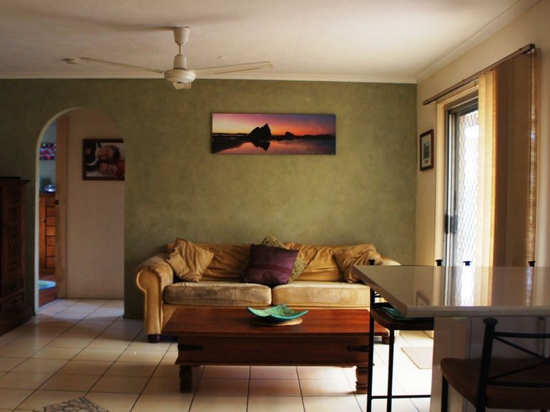 8 Burdock Street, Elanora QLD 4221