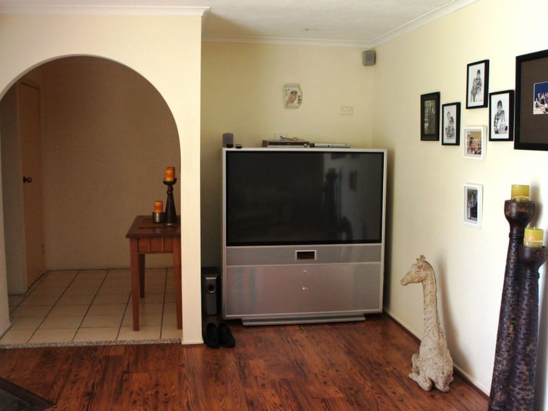 8 Burdock Street, Elanora QLD 4221