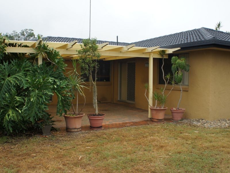 8 Burdock Street, Elanora QLD 4221