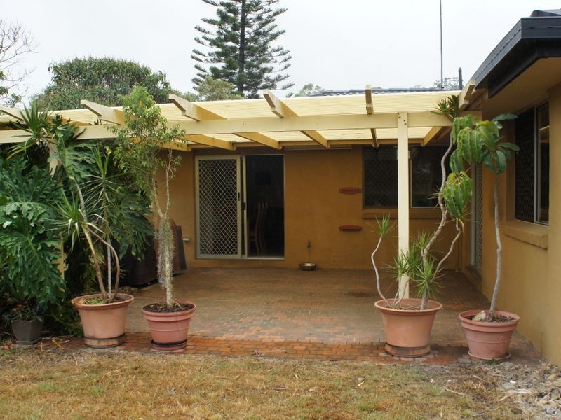 8 Burdock Street, Elanora QLD 4221