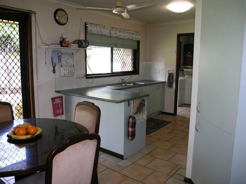 2 Seabrook Street, Elanora QLD 4221