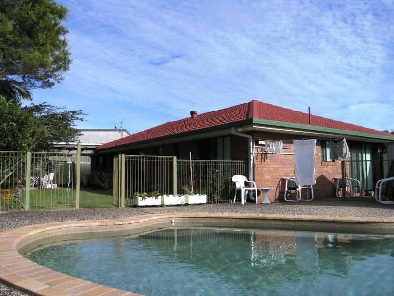 2 Seabrook Street, Elanora QLD 4221