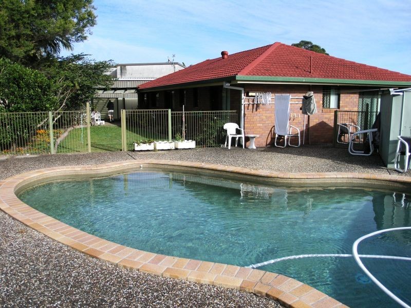 2 Seabrook Street, Elanora QLD 4221