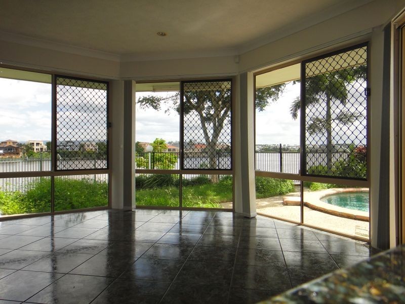 19 Notre Dame Court, Varsity Lakes QLD 4227