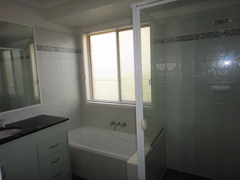 19 Notre Dame Court, Varsity Lakes QLD 4227