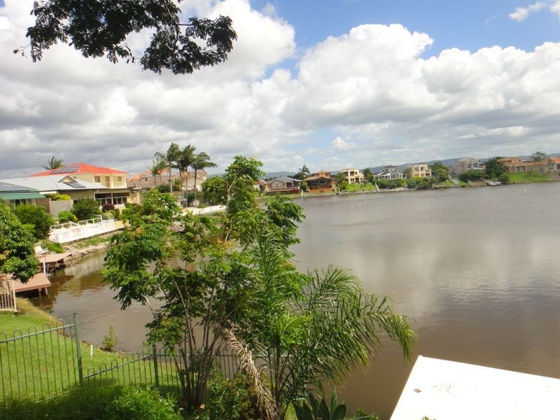 19 Notre Dame Court, Varsity Lakes QLD 4227