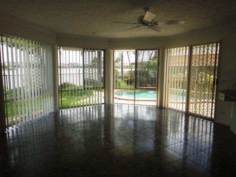 19 Notre Dame Court, Varsity Lakes QLD 4227