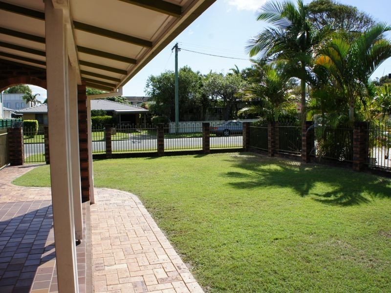 36 Fourteenth Avenue, Palm Beach QLD 4221