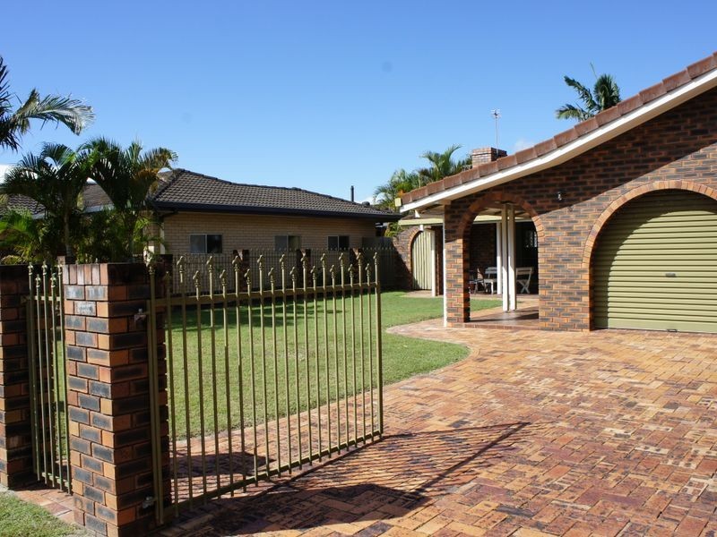 36 Fourteenth Avenue, Palm Beach QLD 4221