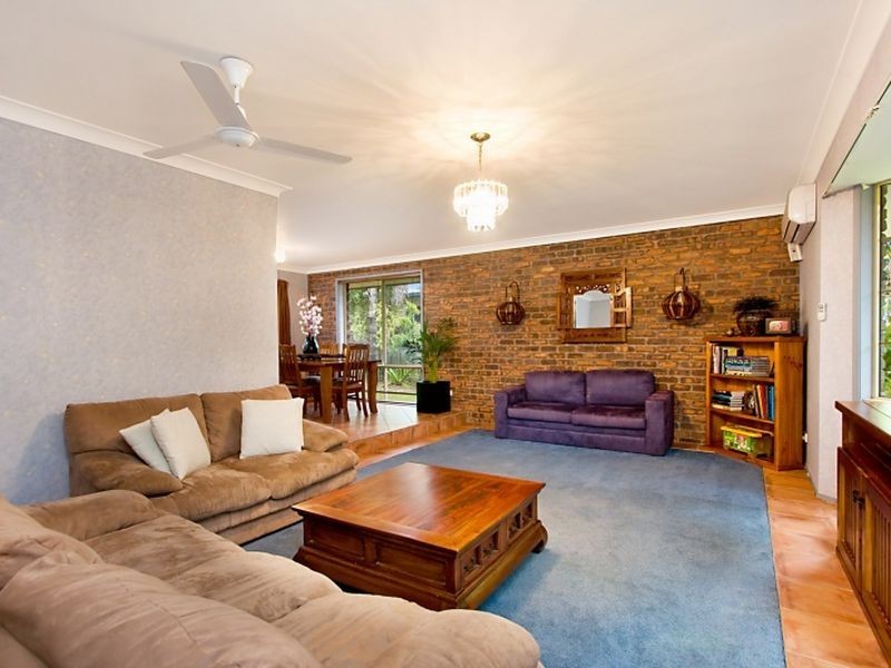 15 Blackbean Court, Elanora QLD 4221