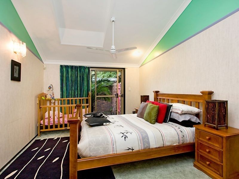 15 Blackbean Court, Elanora QLD 4221