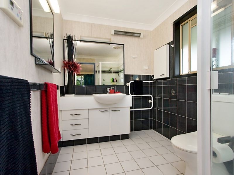 15 Blackbean Court, Elanora QLD 4221