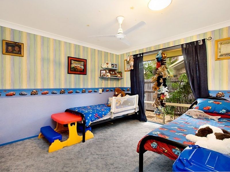 15 Blackbean Court, Elanora QLD 4221