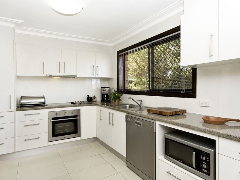 11 Mawarra Street, Palm Beach QLD 4221