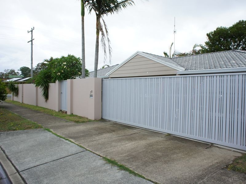 38 Twelfth Avenue, Palm Beach QLD 4221