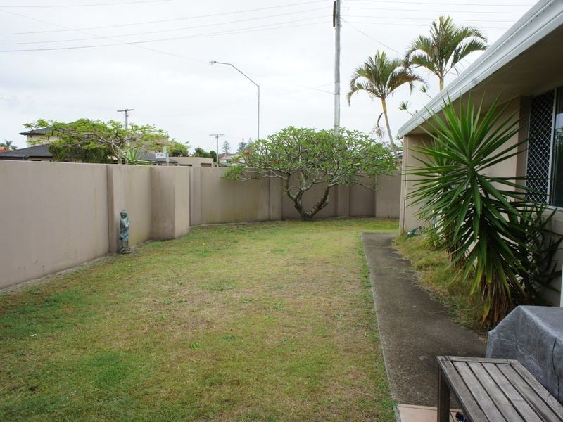 38 Twelfth Avenue, Palm Beach QLD 4221