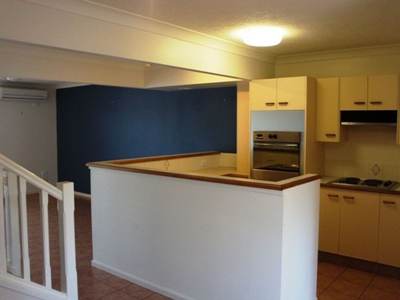 8/2 Coolgardie Street, Elanora QLD 4221